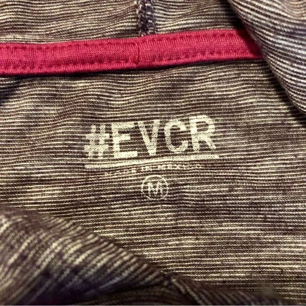 #EVCR Running Wild Hooded Sleeveless Top with Purple and White Stripes size M - Picture 6 of 8